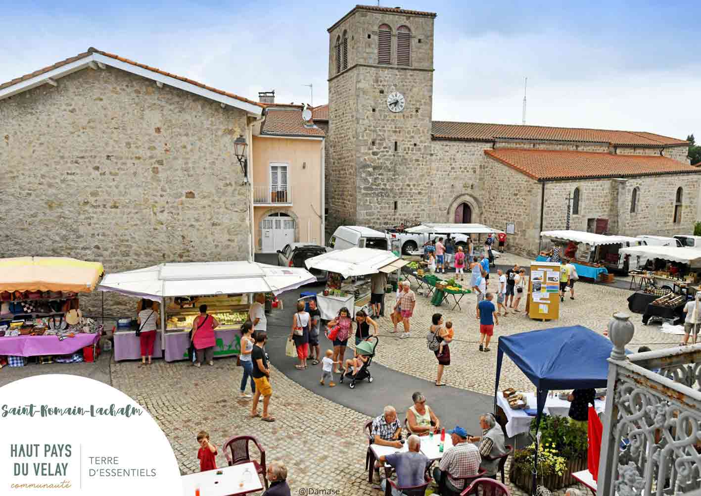 Vue du centre-bourg de Saint-Germain-Lachalm